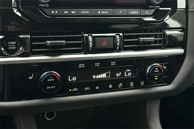 2025 Nissan Pathfinder SV photo 13