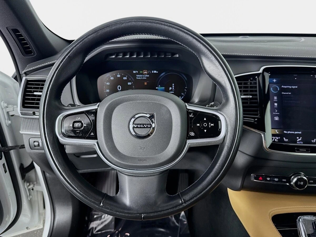 2022 Volvo - image 12