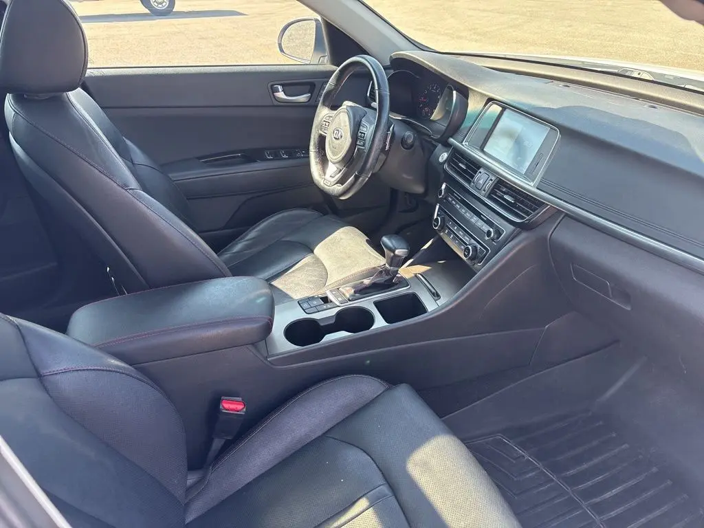 2017 Kia Optima SX Turbo photo 17