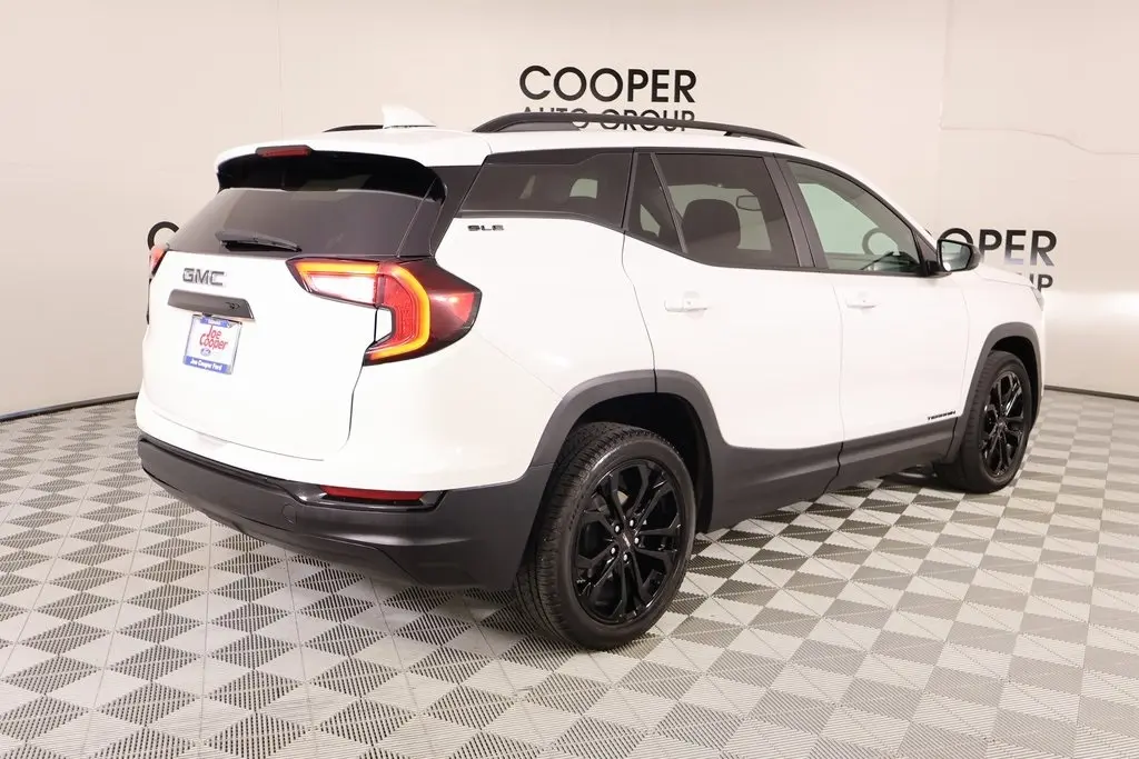 2022 Gmc Terrain SLE photo 4