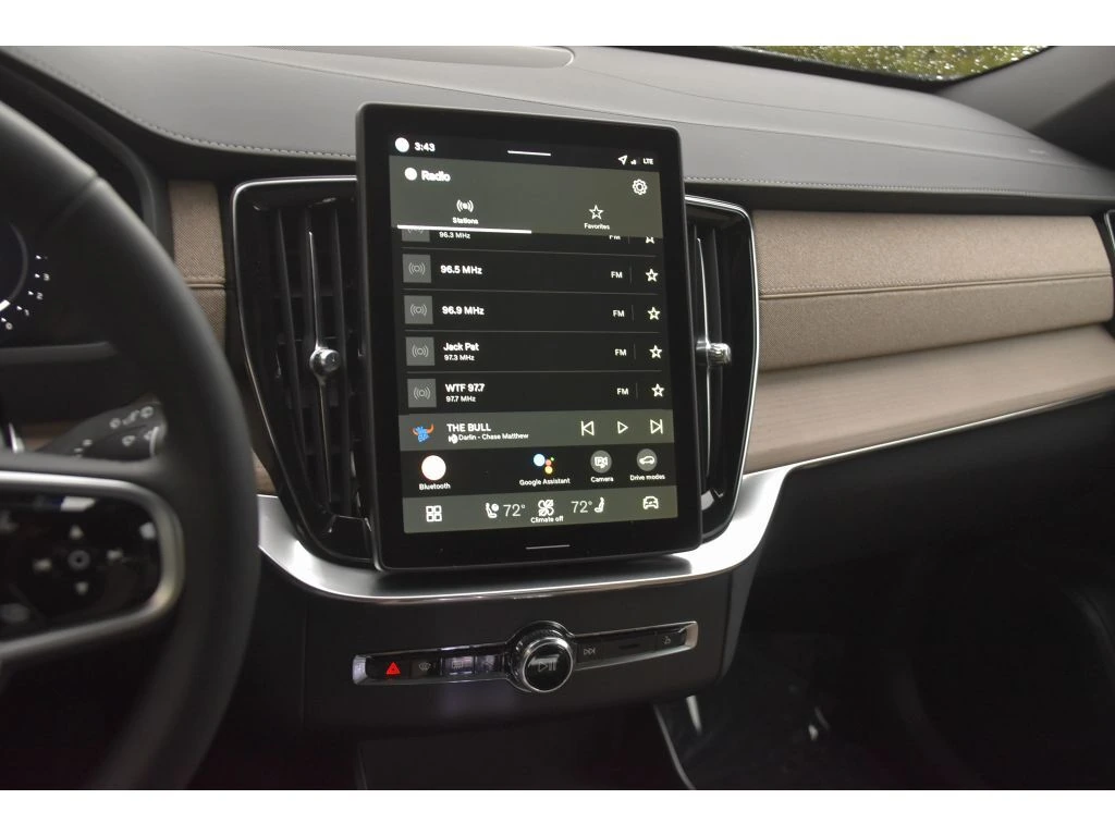 2026 Volvo - image 20