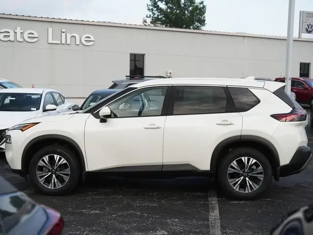 Used 2023 Nissan Rogue SV with VIN 5N1BT3BB8PC786893 for sale in Kansas City