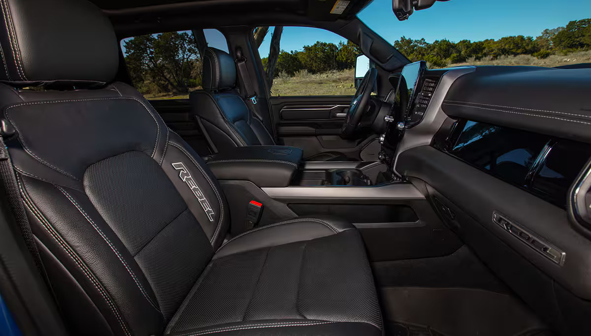 The two front seats of the 2025 Ram 1500.