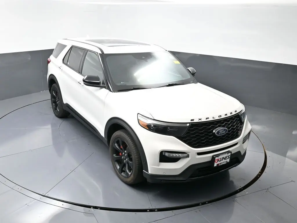 2021 Ford Explorer ST photo 29
