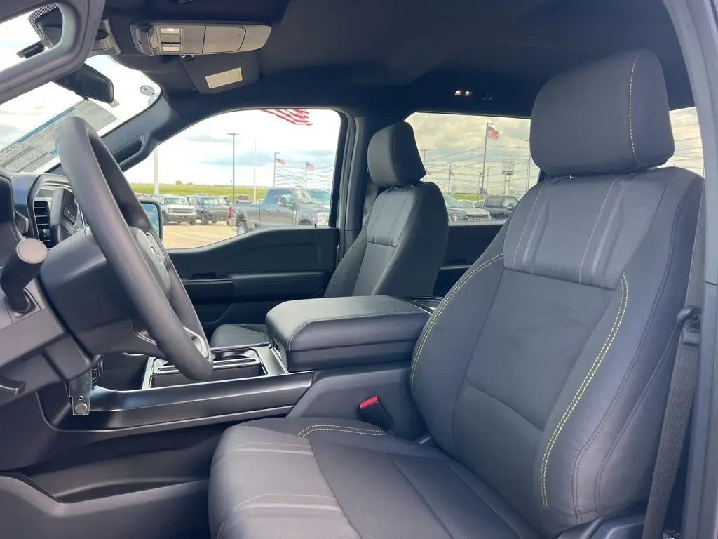 2025 Ford F-150 STX photo 14
