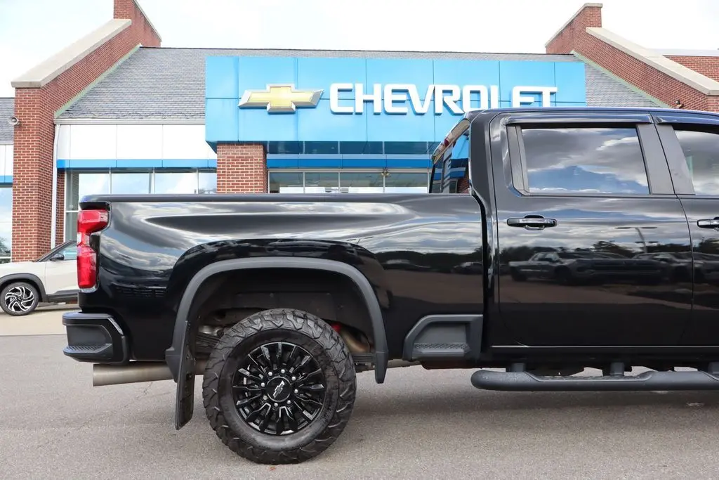2022 Chevrolet Silverado LTZ photo 38