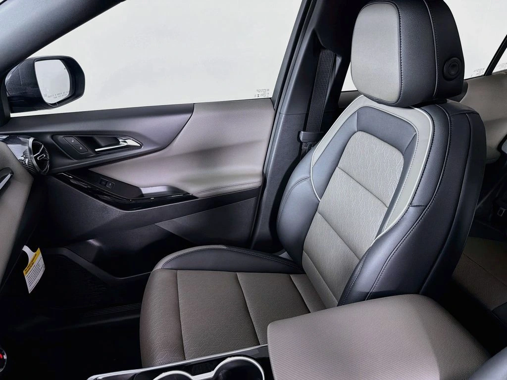 2027 Chevrolet Equinox LT - Photo 23
