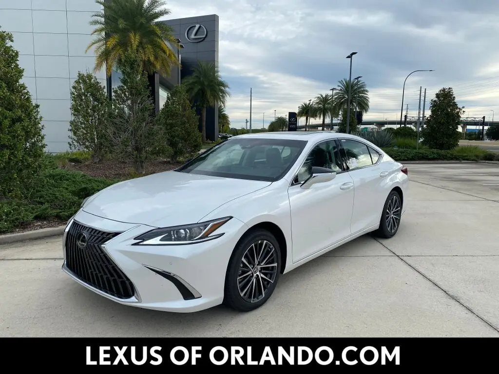 2025 Lexus ES 350's photo
