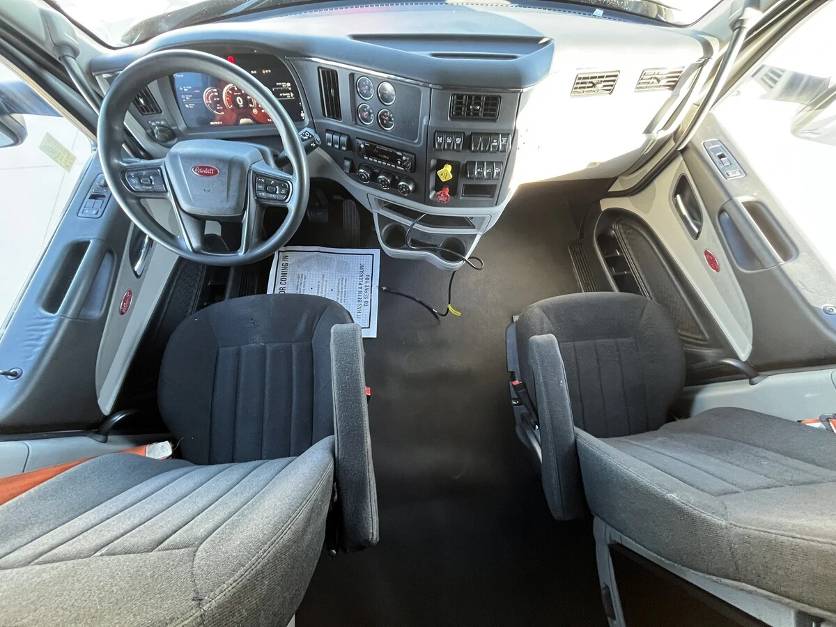 2023 Peterbilt 579 - image 31