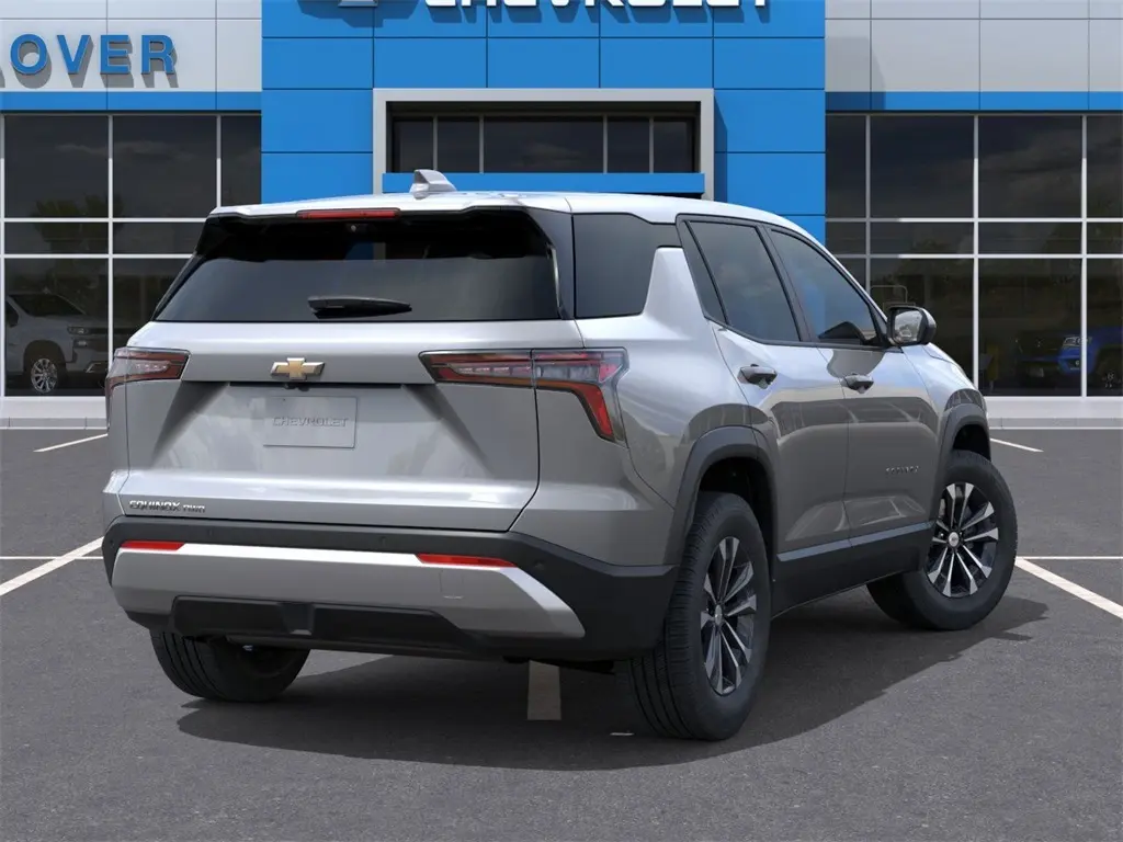 2026 Chevrolet Equinox LT photo 2