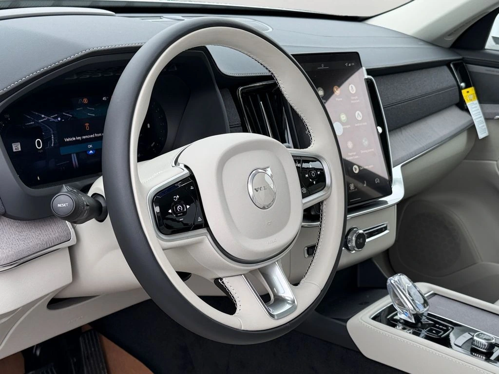 2026 Volvo - image 16
