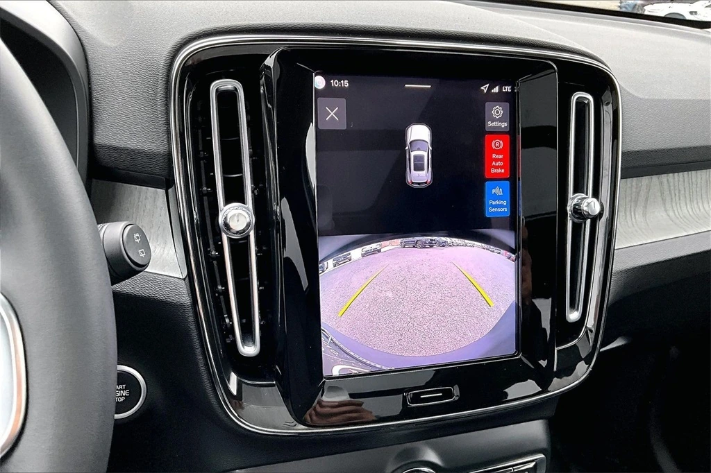 2026 Volvo - image 14