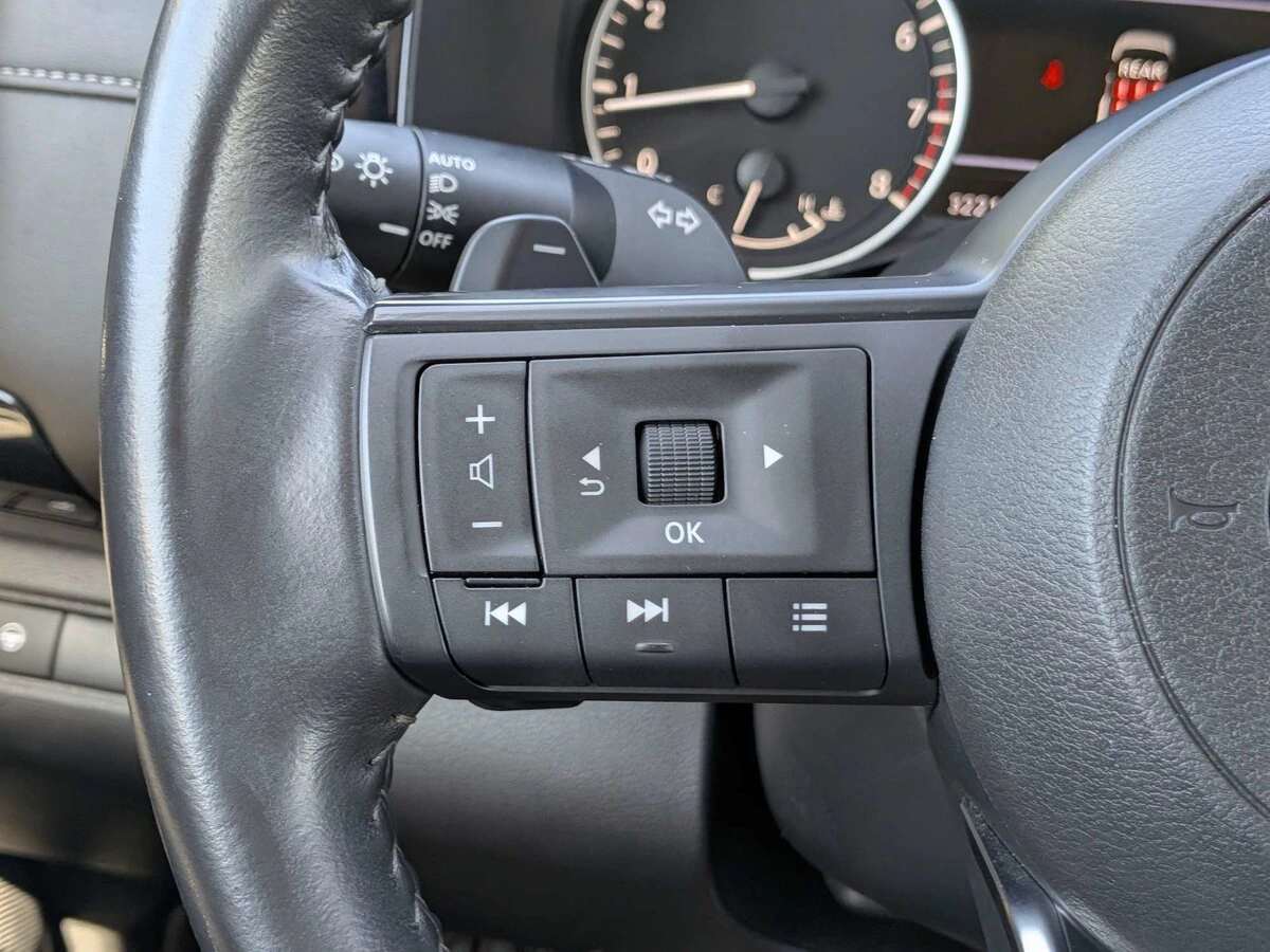 2024 Nissan Pathfinder SV - Photo 25