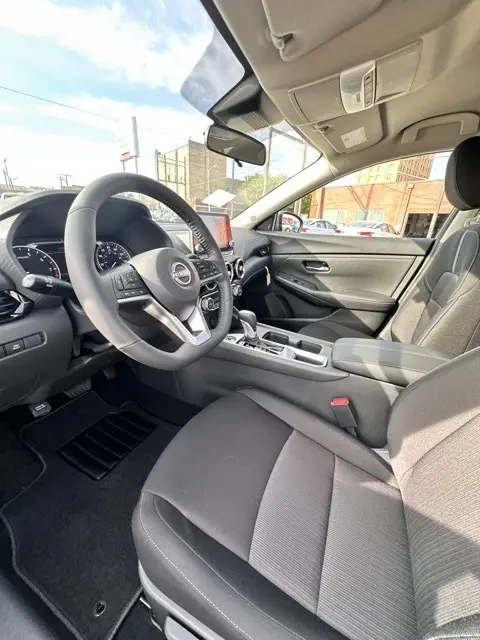 2025 Nissan Sentra SV photo 23