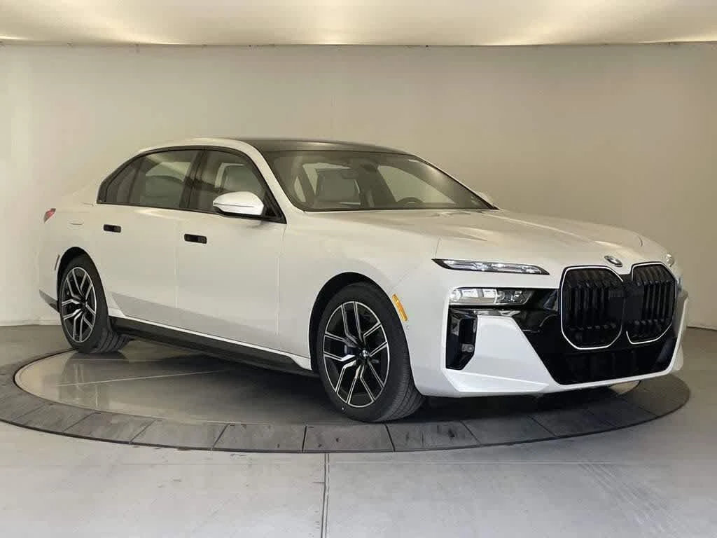 2025 BMW i7 xDrive60 Sedan's photo
