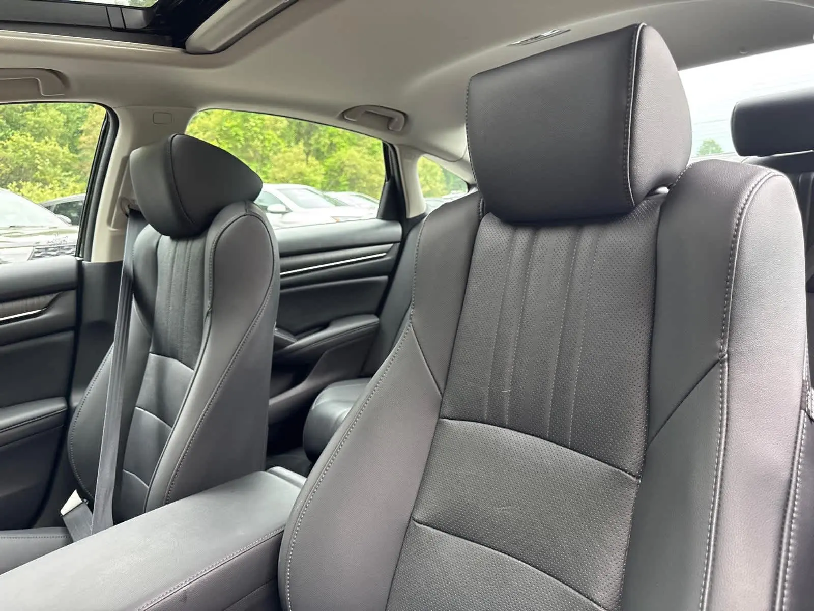 2022 Honda Accord Hybrid Touring photo 13