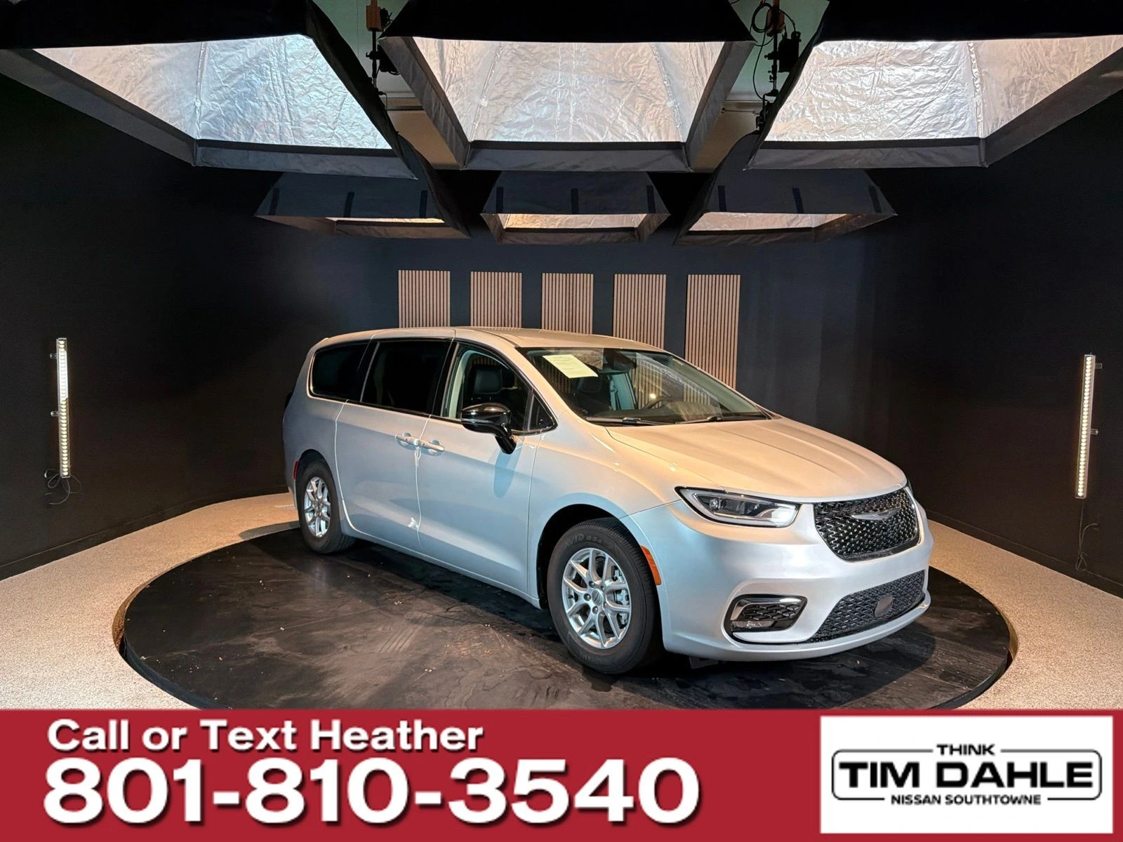 2024 Chrysler Pacifica Touring L - Photo 7