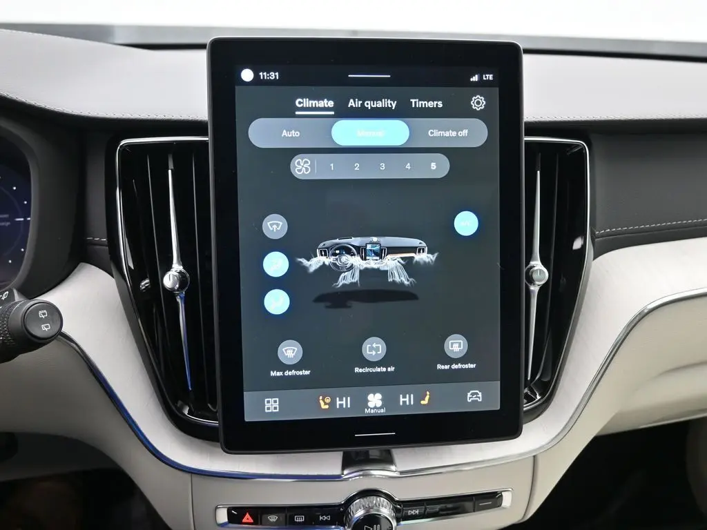 2026 Volvo - image 14