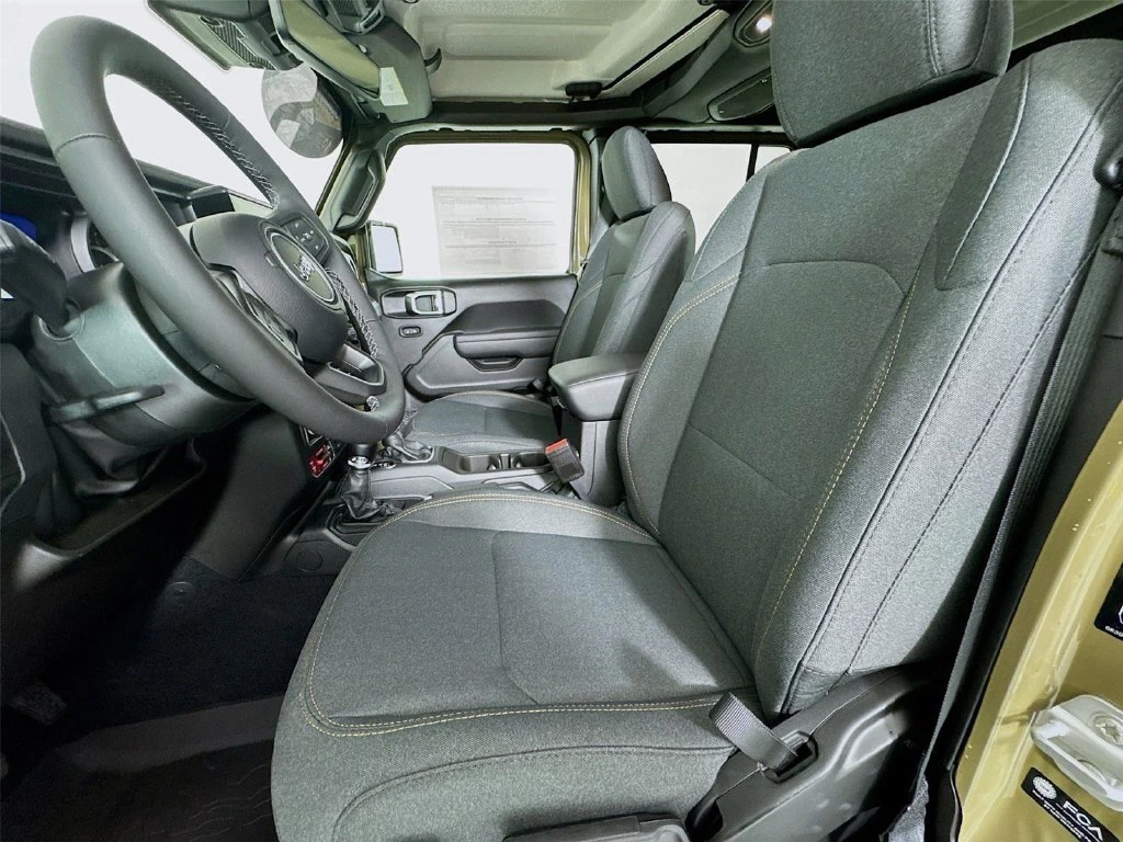 2025 Jeep Gladiator Willys - Photo 11