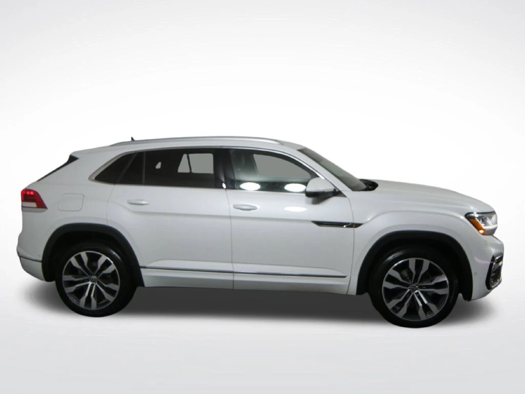 Used 2022 Volkswagen Atlas Cross Sport SEL Premium R-Line with VIN 1V2FE2CA0NC214681 for sale in Golden Valley, Minnesota