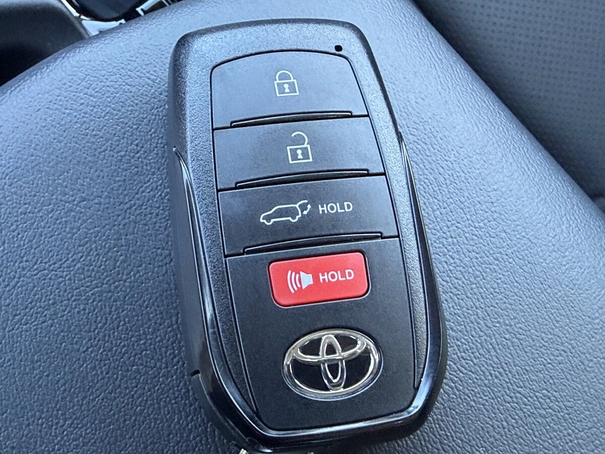 2026 Toyota Prius Plug-in Hybrid XSE Premium - Photo 40