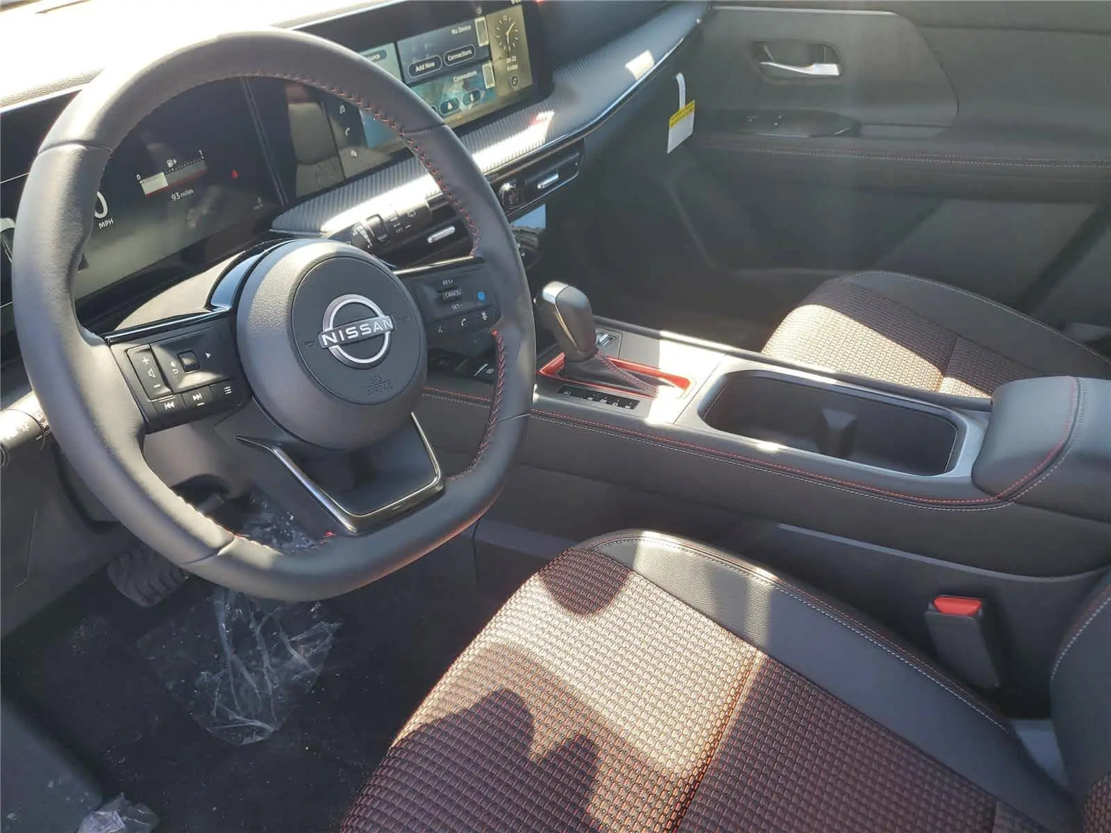 2025 Nissan Kicks SR photo 8