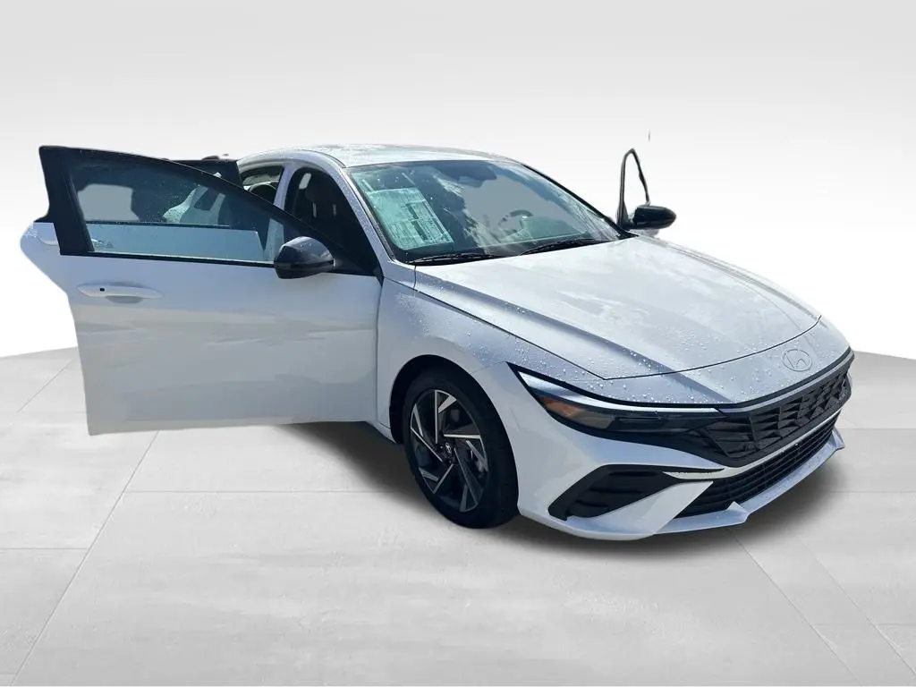 2025 Hyundai Elantra SEL Sport photo 14