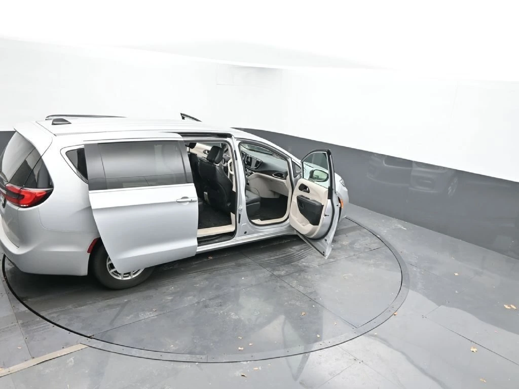 2024 Chrysler Pacifica Touring L - Photo 67