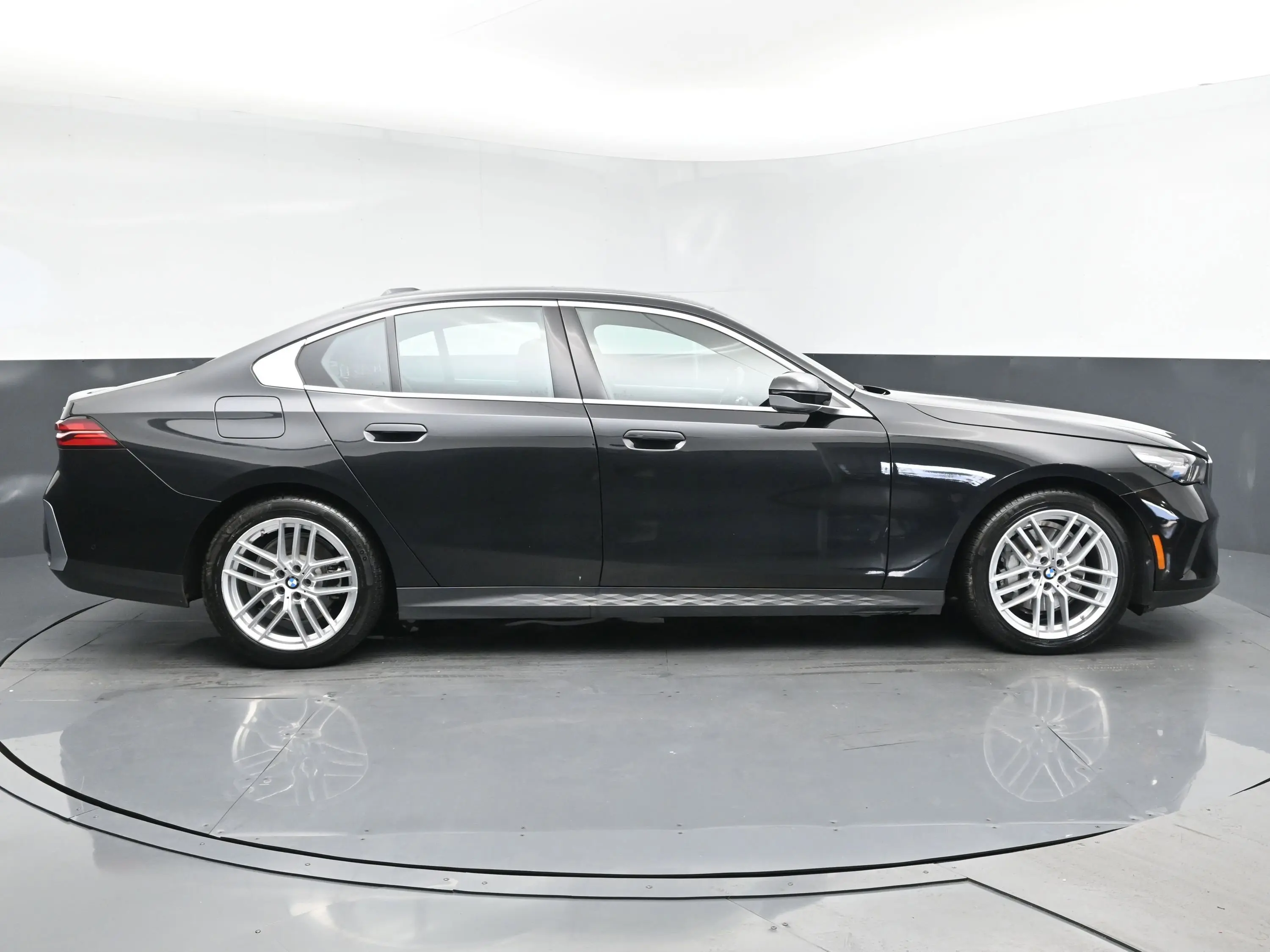 2024 Bmw 530i xDrive photo 3