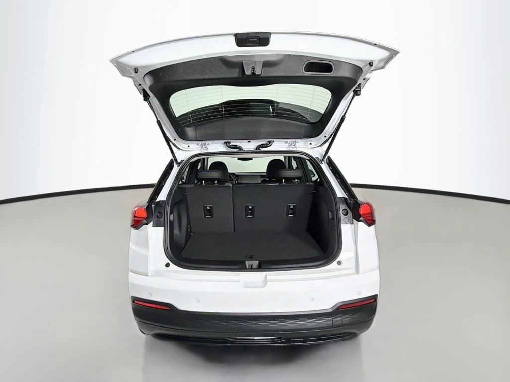 2027 Chevrolet Bolt EV LT - Photo 25
