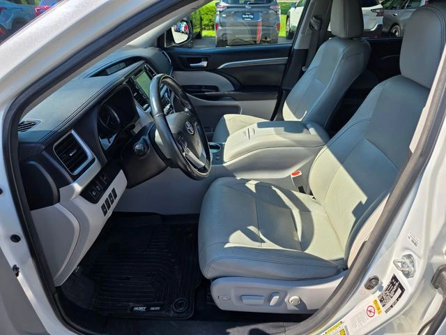 2017 Toyota Highlander Limited - Photo 16