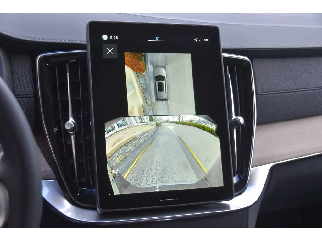 2026 Volvo - image 20