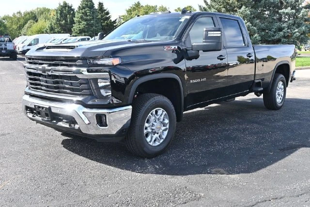 2026 Chevrolet Silverado 3500HD LT - Photo 9
