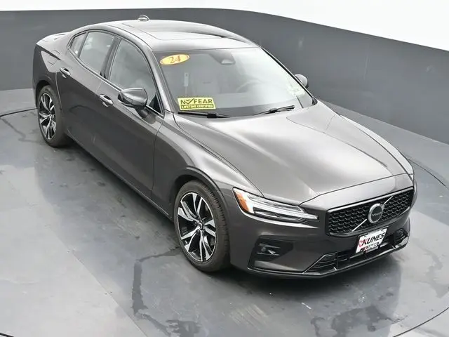 2024 Volvo S60 B5 Core photo 23