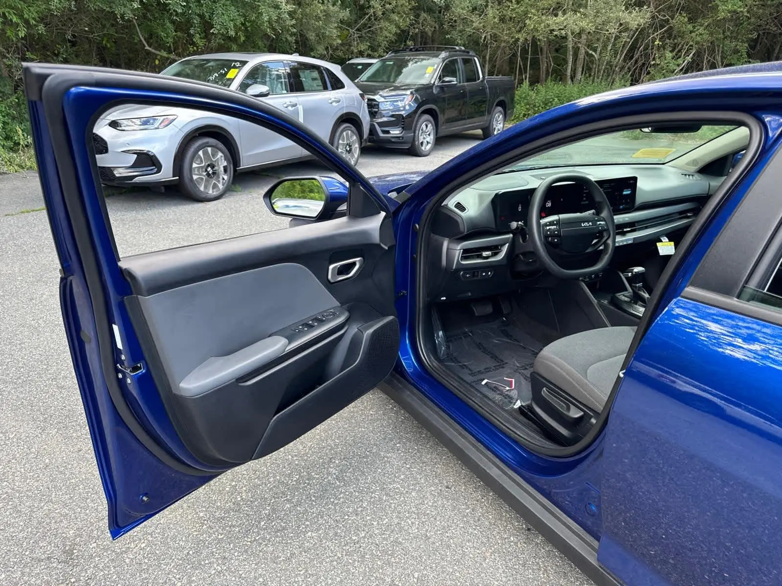 2025 Kia K4 LXS photo 11