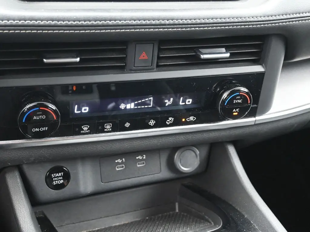 2024 Nissan Rogue SV AWD photo 10