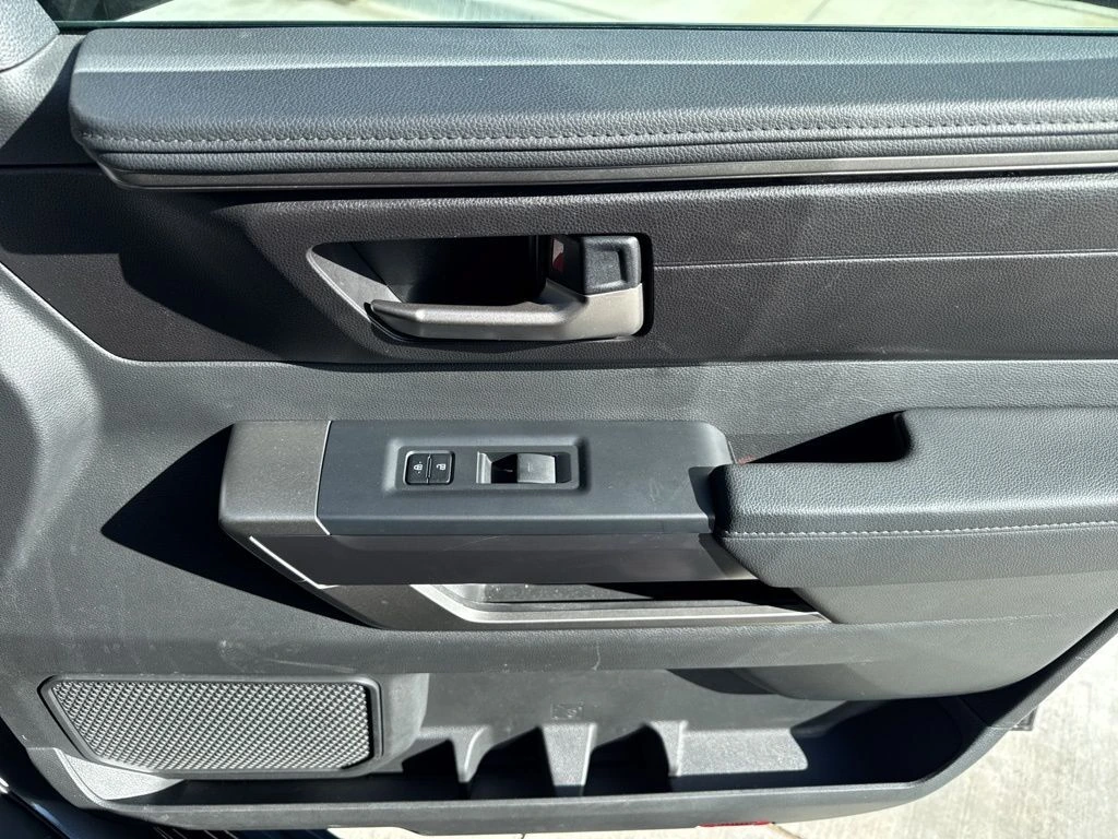 2025 Toyota Sequoia SR5 - Photo 24