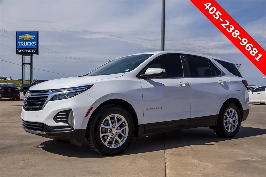 2023 Chevrolet Equinox LT photo 3