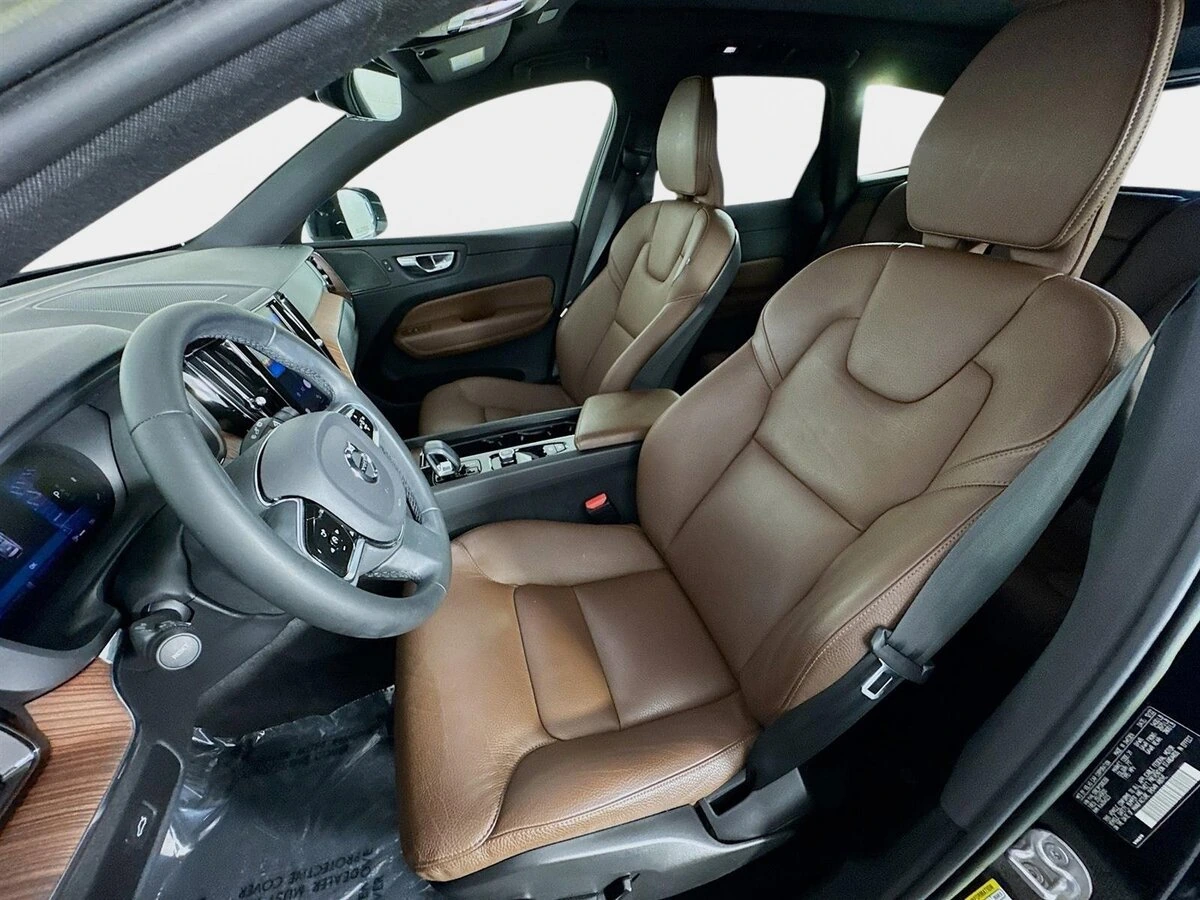 2023 Volvo - image 11