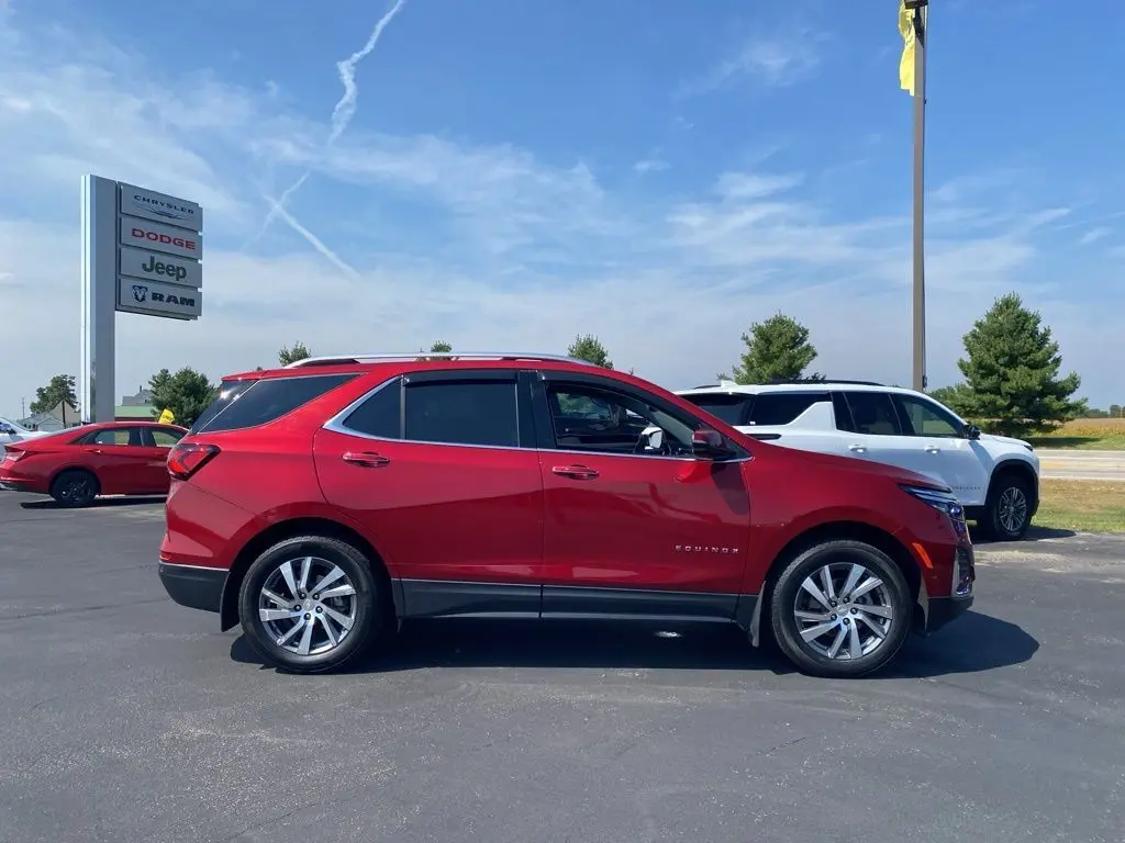 2023 Chevrolet Equinox Premier photo 2