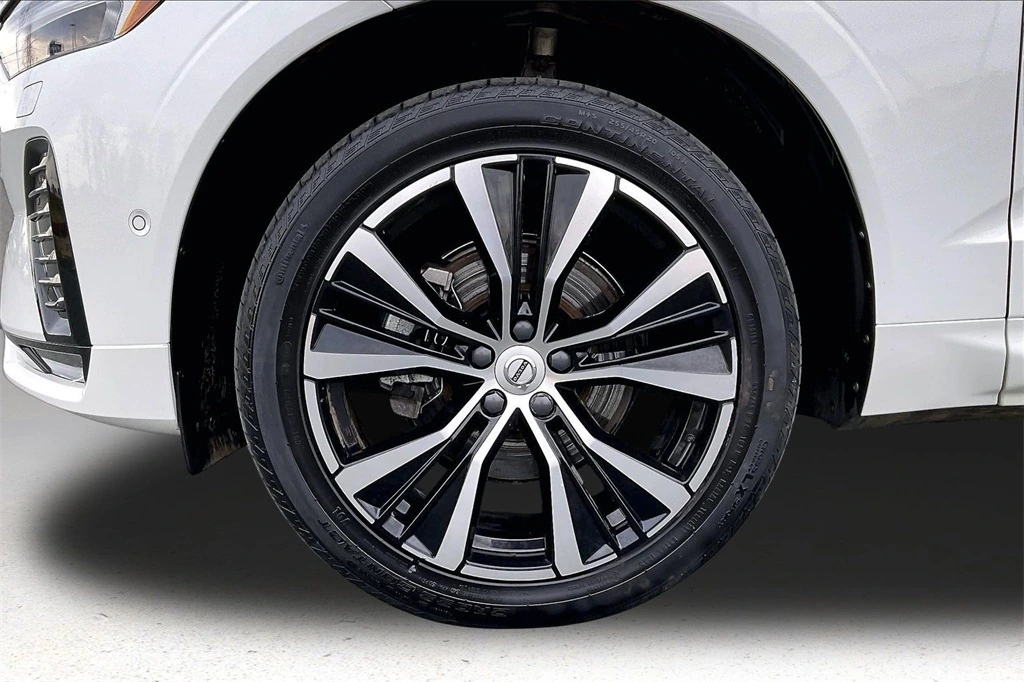 2023 Volvo - image 33