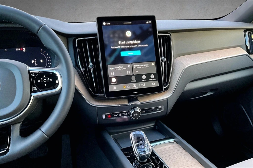 2026 Volvo - image 6