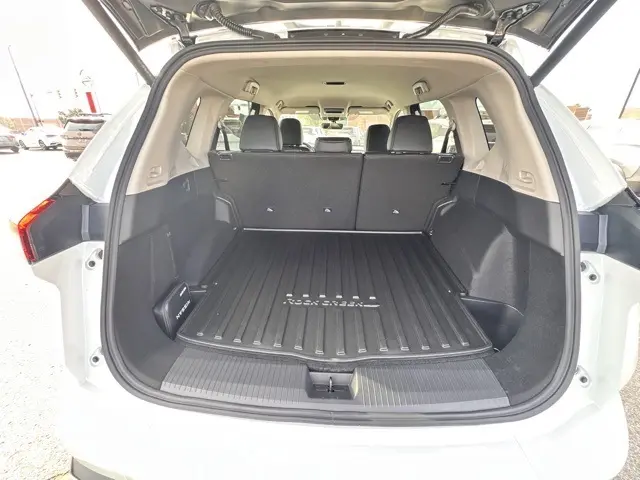 2026 Nissan Rogue SV photo 9