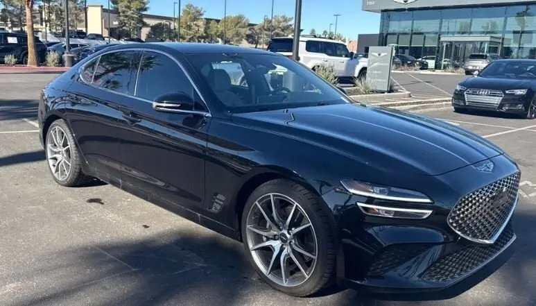 2023 GENESIS G70 Standard's photo