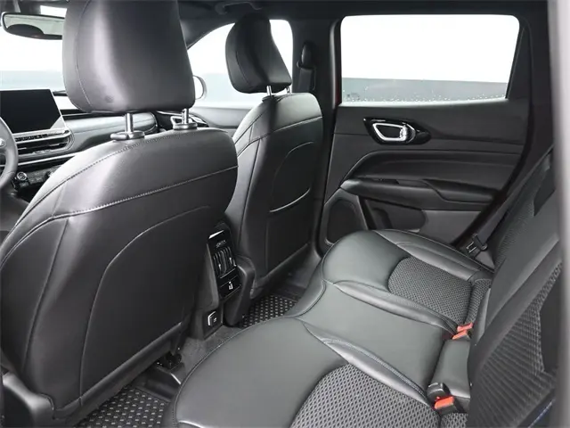 2026 Jeep Compass Latitude photo 26
