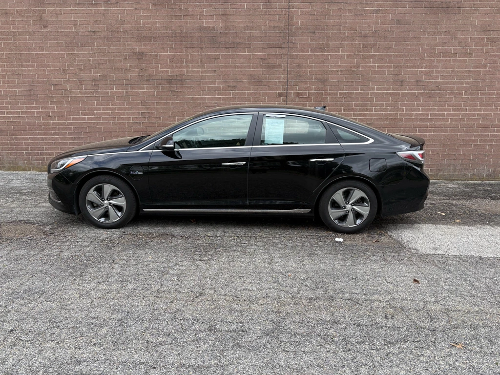 Used 2016 Hyundai Sonata Plug-in Hybrid Limited with VIN KMHE54L25GA024869 for sale in Merriam, KS