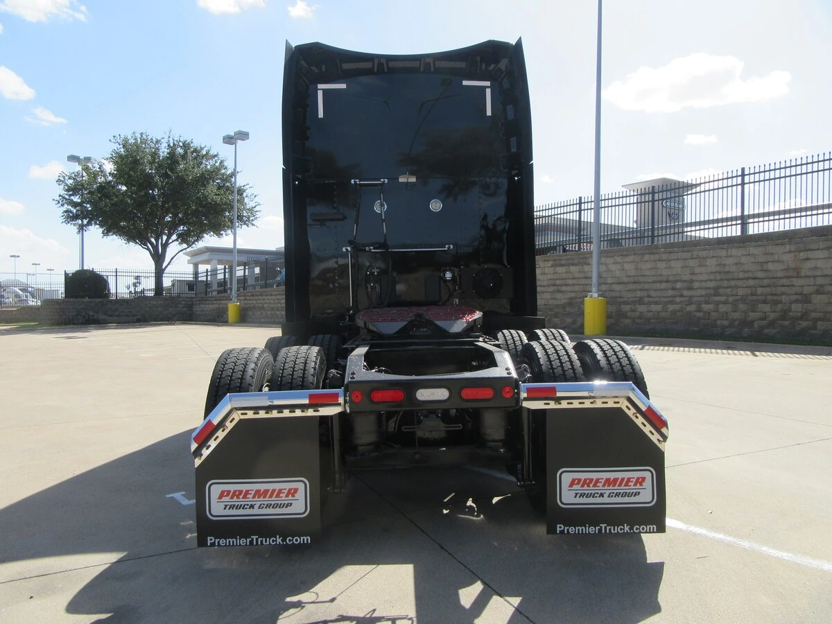 2023 Peterbilt 579 — photo 8