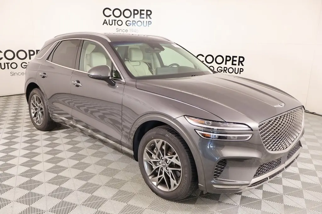 2024 GENESIS GV70 Standard's photo