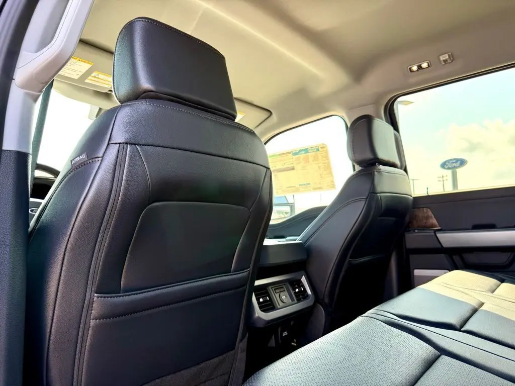 2025 Ford F-250 photo 19