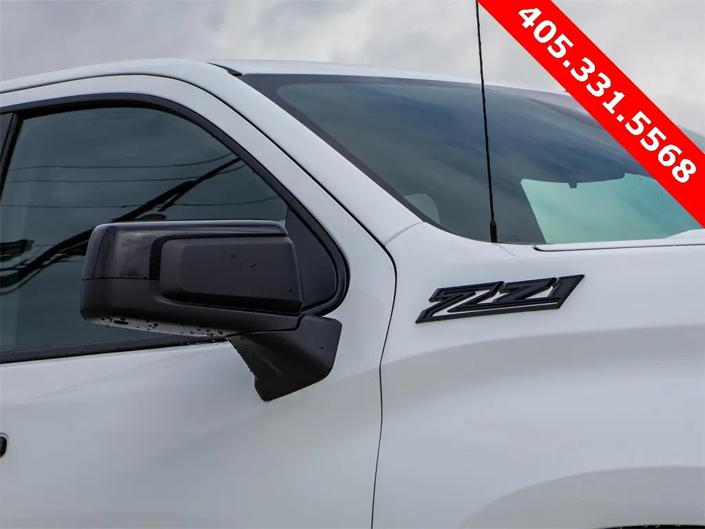 2025 Chevrolet Silverado 1500 LT Trail Boss photo 2